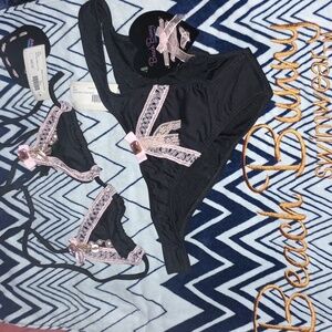 Beach Bunny Bye Bye Baby NWT XS Top XL Low-rise Bottom